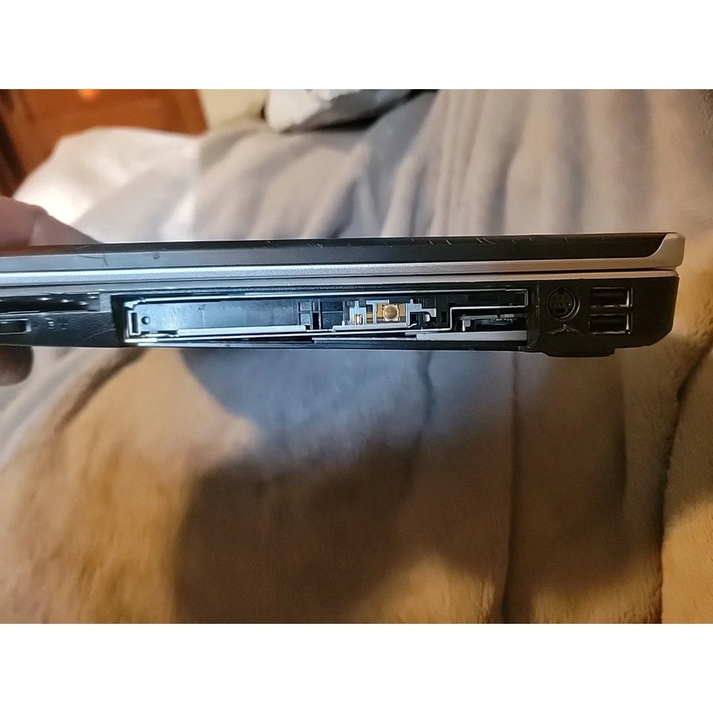 Dell Inspiron 1525 Laptop — READ
